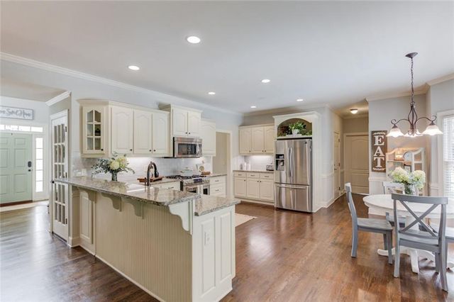 818 Oak Ridge Terrace, Loganville, GA 30052