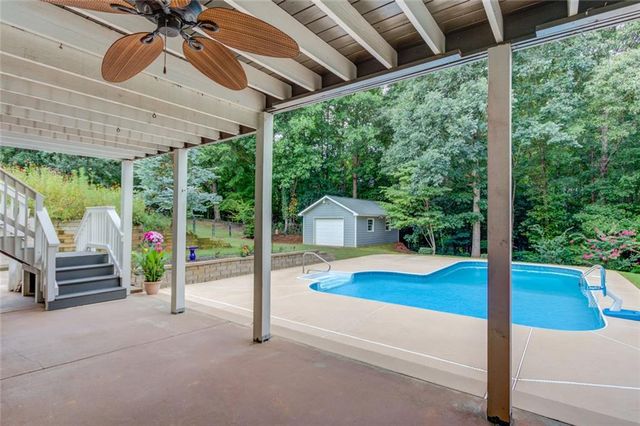 818 Oak Ridge Terrace, Loganville, GA 30052