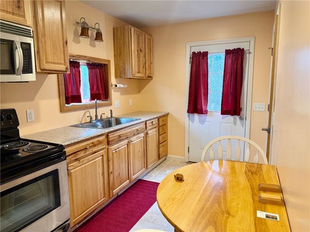 10 Lehigh Avenue, Manchester, NY 14504