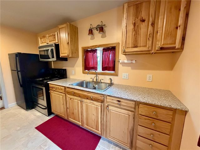 10 Lehigh Avenue, Manchester, NY 14504