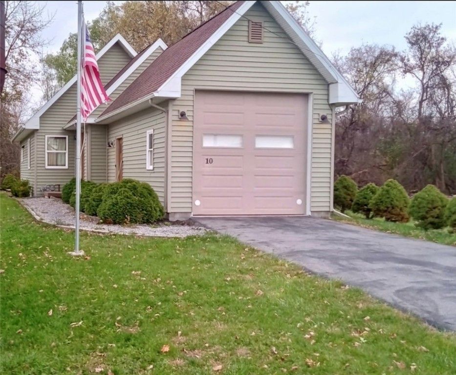 10 Lehigh Avenue, Manchester, NY 14504