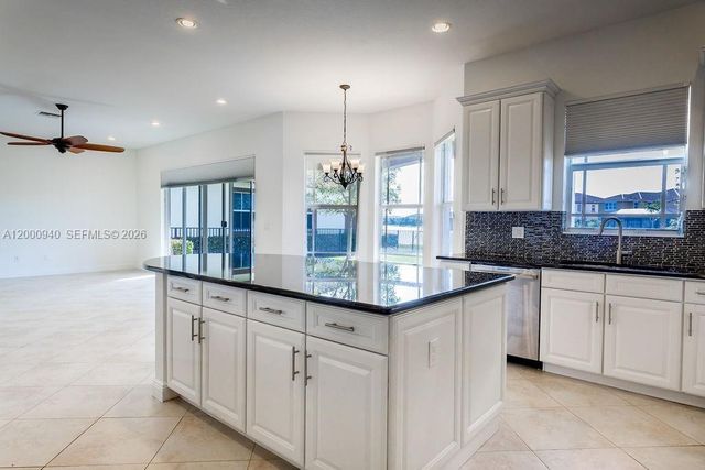8630 Lakeside Bnd, Parkland, FL 33076