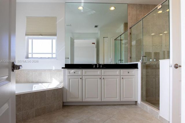 8630 Lakeside Bnd, Parkland, FL 33076