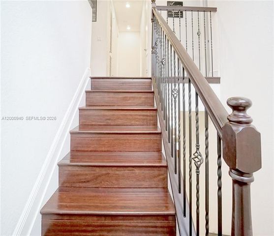 8630 Lakeside Bnd, Parkland, FL 33076