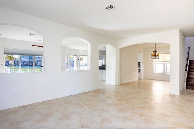 8630 Lakeside Bnd, Parkland, FL 33076