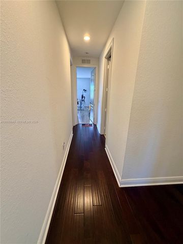 8630 Lakeside Bnd, Parkland, FL 33076