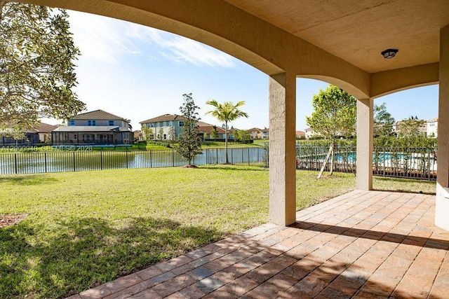 8630 Lakeside Bnd, Parkland, FL 33076