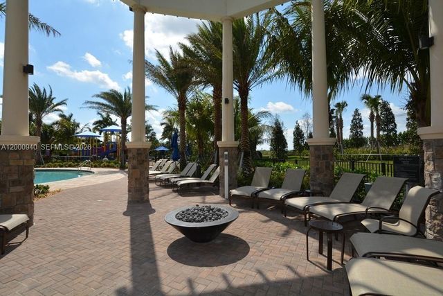 8630 Lakeside Bnd, Parkland, FL 33076