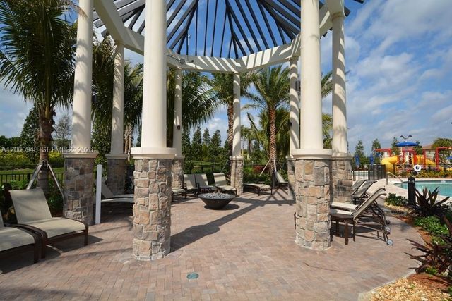 8630 Lakeside Bnd, Parkland, FL 33076