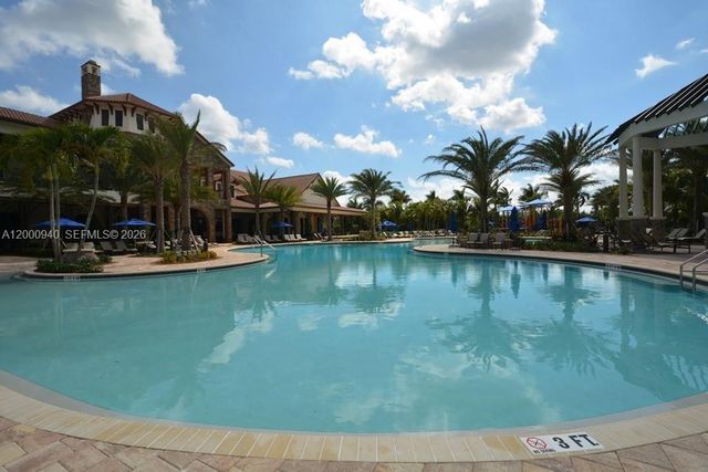 8630 Lakeside Bnd, Parkland, FL 33076
