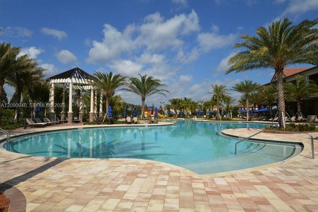 8630 Lakeside Bnd, Parkland, FL 33076