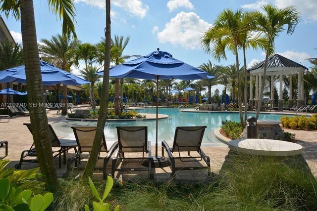 8630 Lakeside Bnd, Parkland, FL 33076