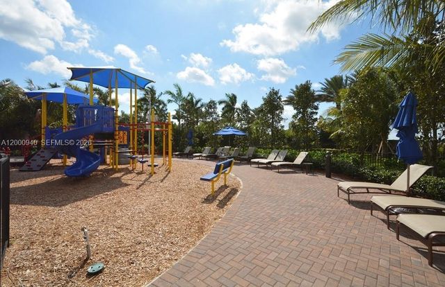 8630 Lakeside Bnd, Parkland, FL 33076
