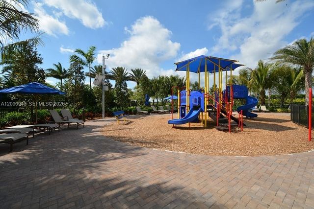 8630 Lakeside Bnd, Parkland, FL 33076