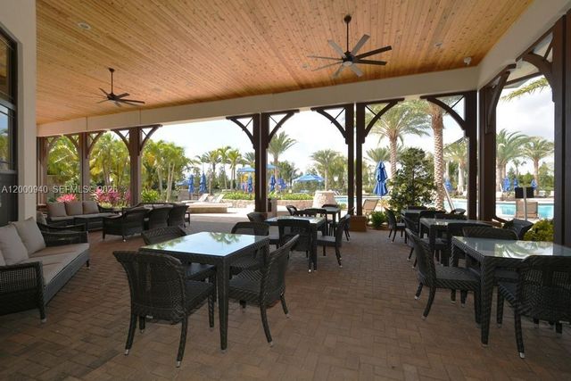 8630 Lakeside Bnd, Parkland, FL 33076