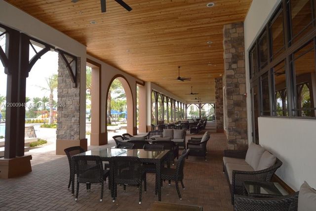 8630 Lakeside Bnd, Parkland, FL 33076