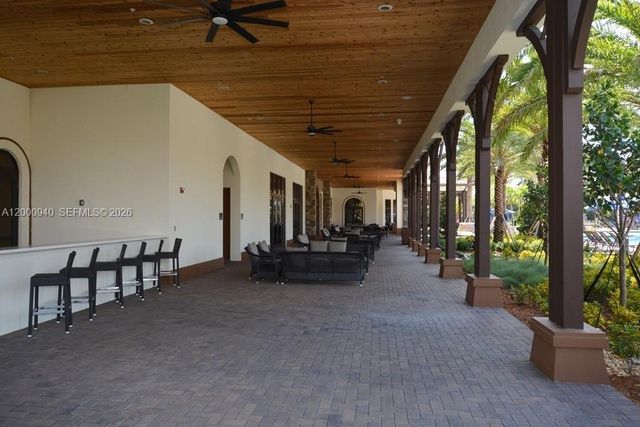8630 Lakeside Bnd, Parkland, FL 33076