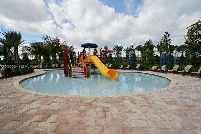 8630 Lakeside Bnd, Parkland, FL 33076