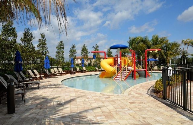 8630 Lakeside Bnd, Parkland, FL 33076