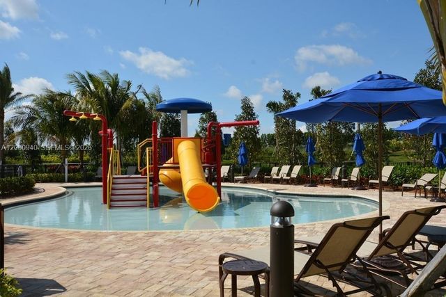 8630 Lakeside Bnd, Parkland, FL 33076