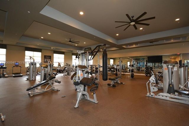 8630 Lakeside Bnd, Parkland, FL 33076