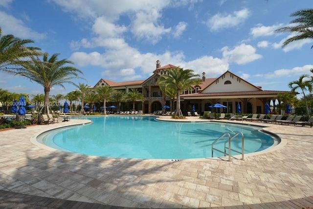 8630 Lakeside Bnd, Parkland, FL 33076