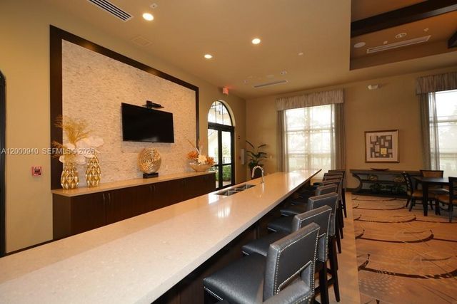 8630 Lakeside Bnd, Parkland, FL 33076