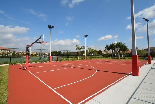 8630 Lakeside Bnd, Parkland, FL 33076