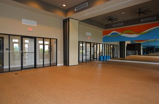 8630 Lakeside Bnd, Parkland, FL 33076