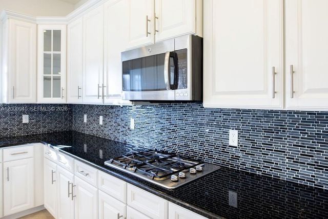 8630 Lakeside Bnd, Parkland, FL 33076