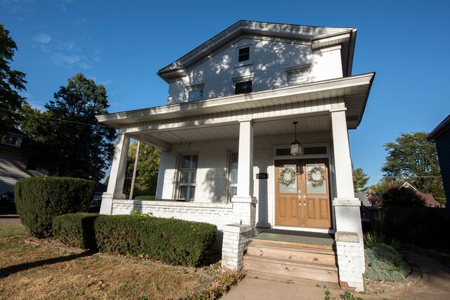 716 Locust Street, Sterling, IL 61081