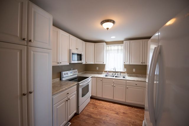 716 Locust Street, Sterling, IL 61081