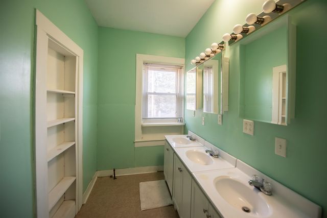 716 Locust Street, Sterling, IL 61081