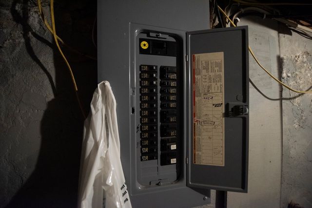 716 Locust Street, Sterling, IL 61081