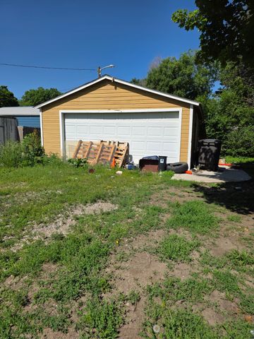 1843 Walker Street, Des Moines, IA 50316
