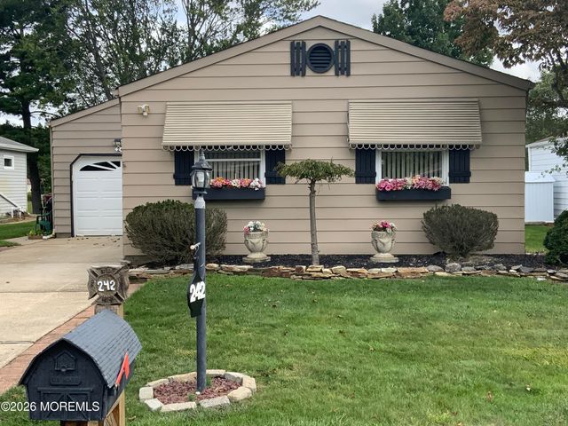 242 Harrington Drive N, Toms River, NJ 08757
