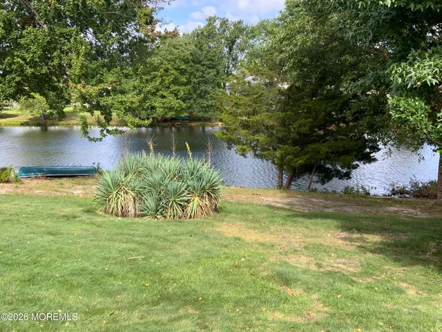 242 Harrington Drive N, Toms River, NJ 08757