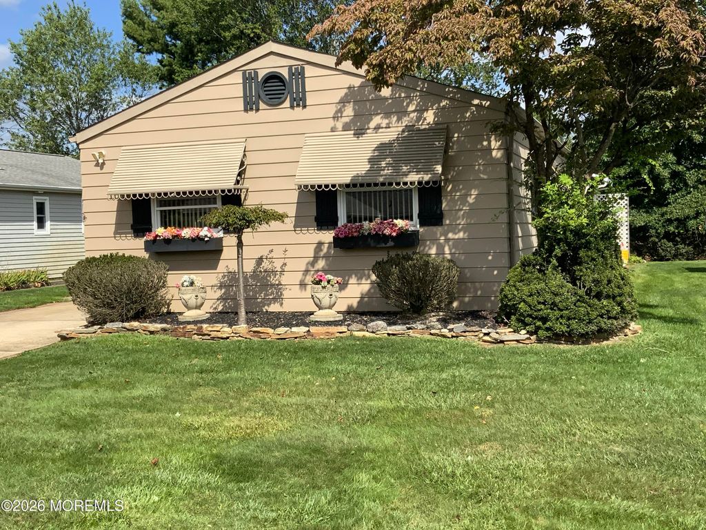 242 Harrington Drive N, Toms River, NJ 08757