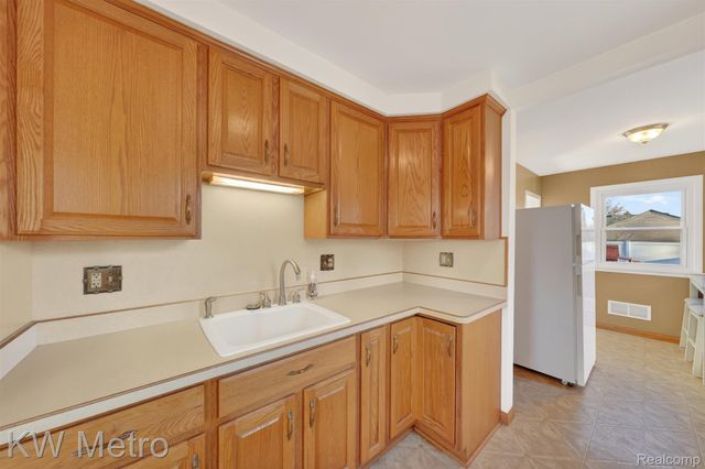 13236 Pullman Street, Southgate, MI 48195