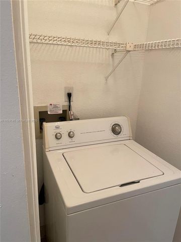 833 Riverside Dr 817, Coral Springs, FL 33071