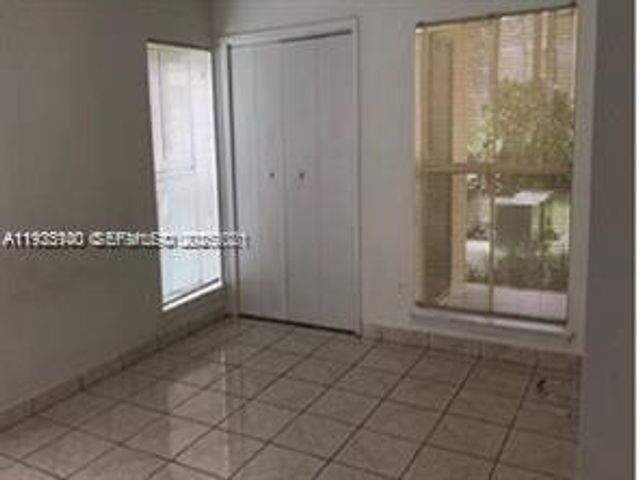 833 Riverside Dr 817, Coral Springs, FL 33071