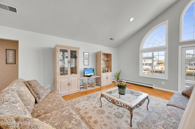 601 N End Avenue, Toms River, NJ 08753