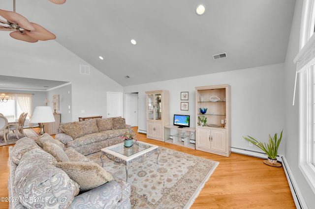 601 N End Avenue, Toms River, NJ 08753