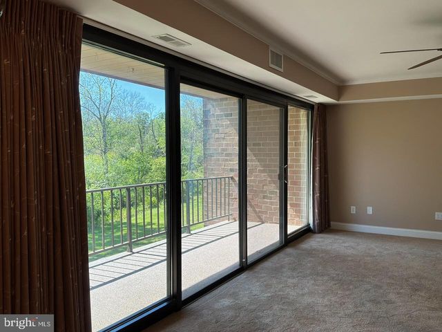 15 HERMITAGE DR, New Hope, PA 18938