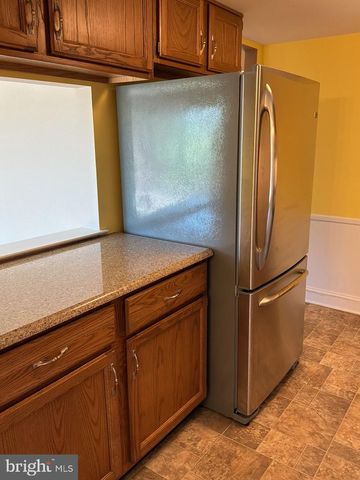 15 HERMITAGE DR, New Hope, PA 18938