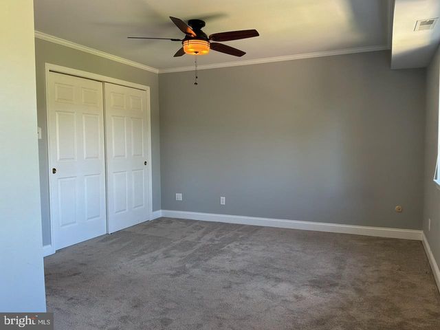 15 HERMITAGE DR, New Hope, PA 18938