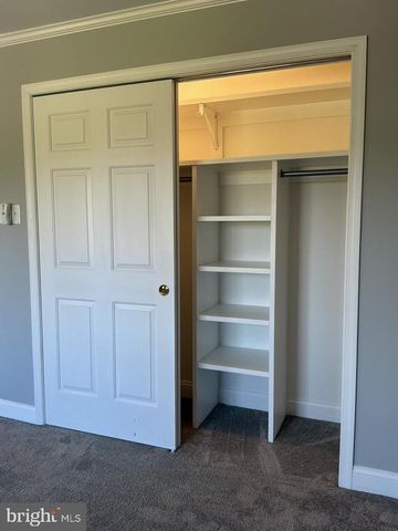 15 HERMITAGE DR, New Hope, PA 18938