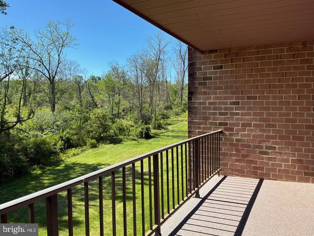 15 HERMITAGE DR, New Hope, PA 18938