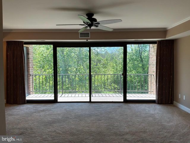 15 HERMITAGE DR, New Hope, PA 18938
