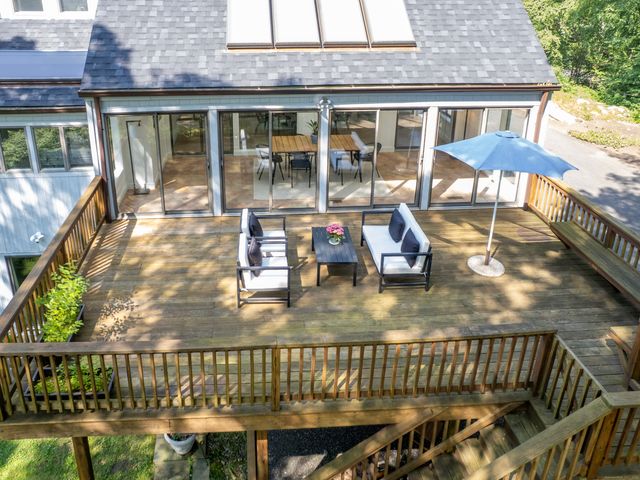 21 Woods End Drive, Wilton, CT 06897